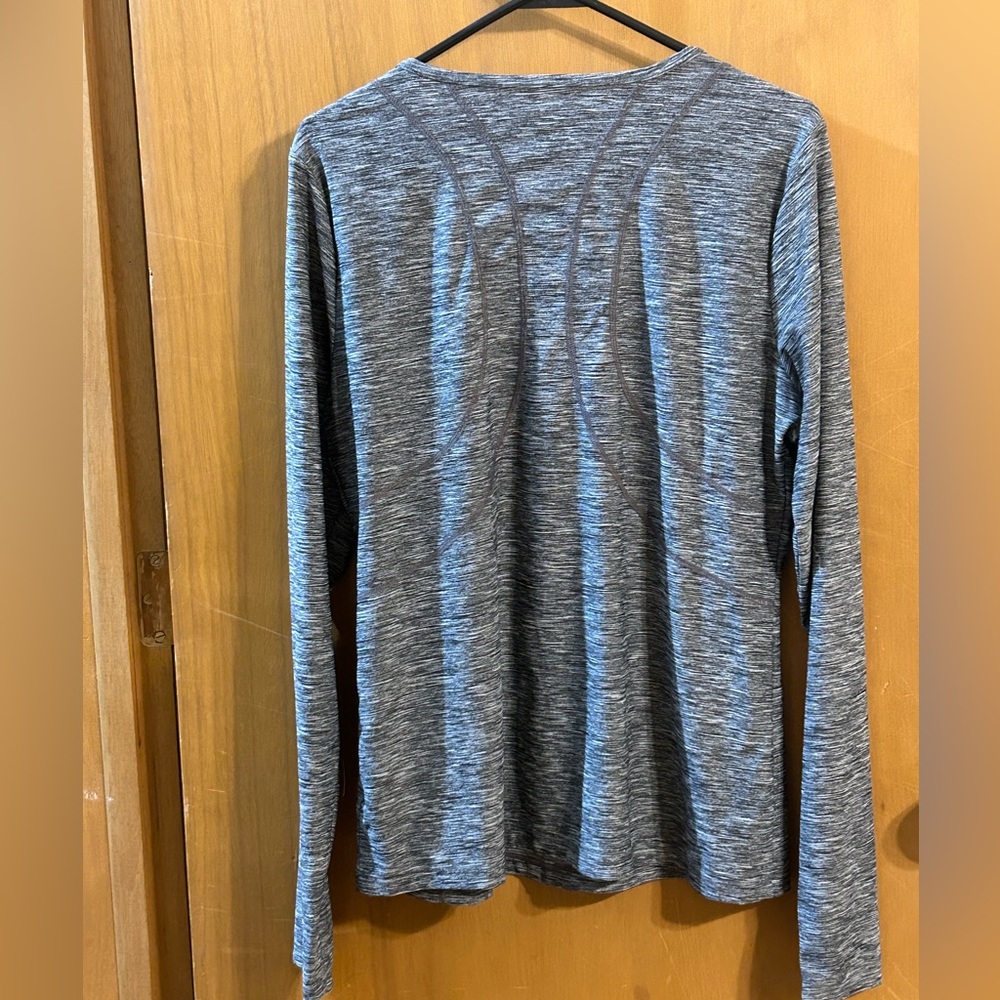 Reebok Black and Gray Pullover Long Sleeve Shirt Size XL - Picture 3 of 3